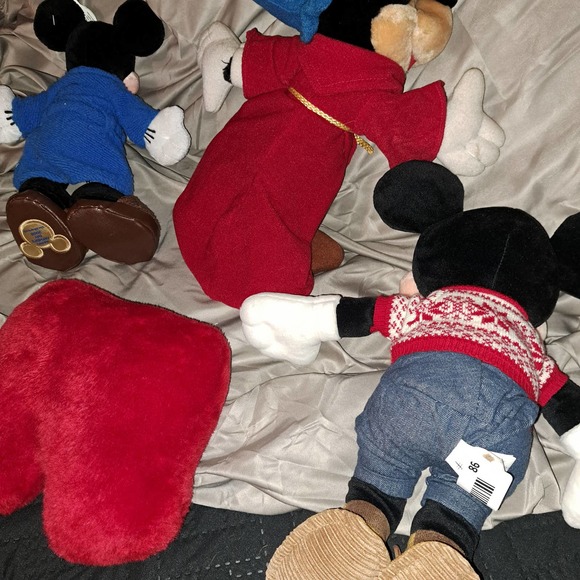 ALL YOUR MICKEY FAVEORITES! 4 Plush Mickey Mouses Dolls - Picture 6 of 8